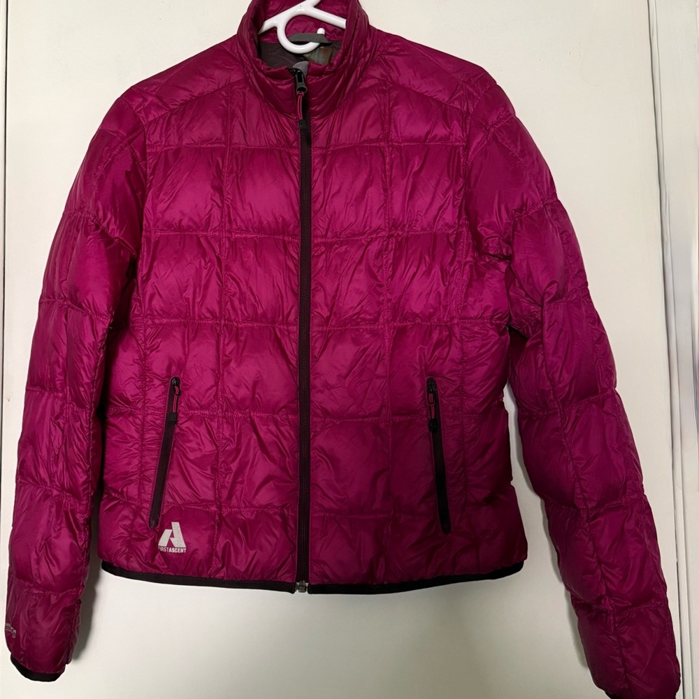 Eddie Bauer Burgundy Puffer Jacket Lightweight Quilted Design